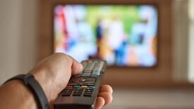 L’usage des applications en télévision entraîne de nouveaux comportements sur les Smart TV selon Samsung Ads