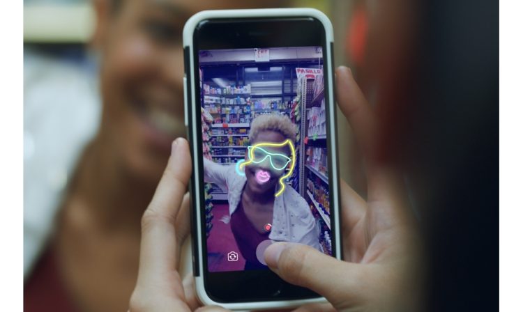 Facebook suit la tendance Snapchat avec le lancement des Stories, des filtres et des directs éphémères